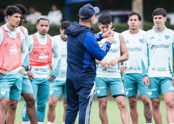 Cruzeiro não espera janela abrir e Jardim ganha reforços visando já o Corinthians