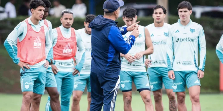 Cruzeiro não espera janela abrir e Jardim ganha reforços visando já o Corinthians