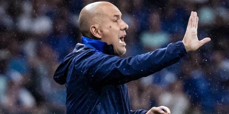 Leonardo Jardim gera influência e Cruzeiro pode ajudar a rebaixar rival