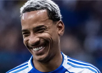 Matheus Pereira demora para assinar e pode deixar o Cruzeiro de graça