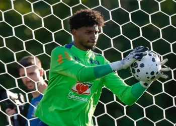 Ancelotti encontra goleiro que faltava para o Brasil e Hugo Souza pode ser cortado pra sempre