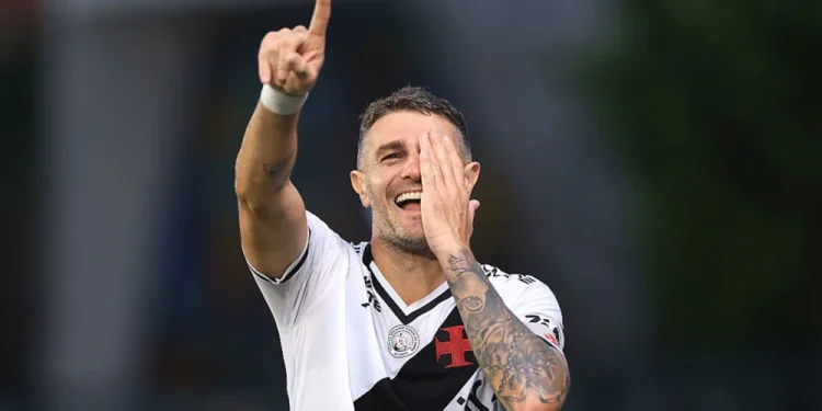 Fernando Diniz não abre mão e atacante do Vasco confirma mudança