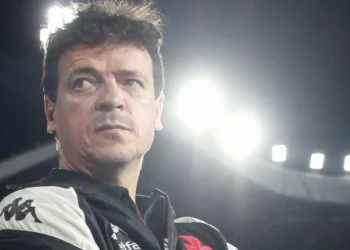 Demissão de Fernando Diniz foi confirmada para delírio da torcida