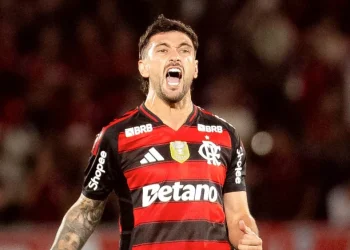 Cruzeiro desbanca Flamengo com contratação de Arrascaeta