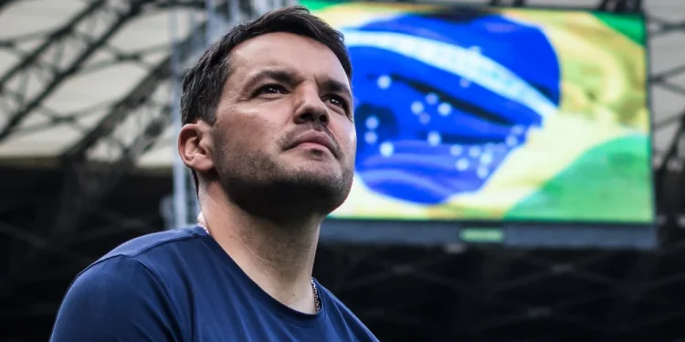 Torcida do Cruzeiro não esperava por essa: Larcamón comemora retorno