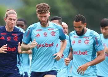 Cruzeiro não espera janela abrir e prepara chapéu no Flamengo por titular