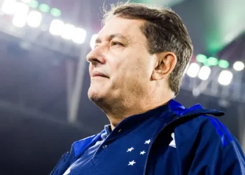Pedrinho gastou fortuna e Cruzeiro contratou volante cão de guarda