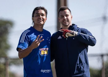 Após ser mandado embora por Ronaldo, ídolo do Cruzeiro aceita chamado de Pedrinho para despedida no Mineirão