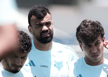 Fabrício Bruno e William arrumam as malas e vão deixar o Cruzeiro mais cedo