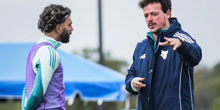 Atacante que Diniz não queria no Cruzeiro pode formar dupla com Gabigol em 2026