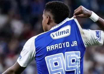 Temporada mal acabou e Arroyo indica mudança do Cruzeiro