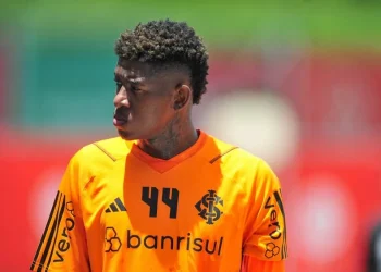 Cruzeiro volta atrás em decisão que havia tomado sobre contratar zagueiro