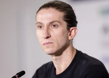 Cruzeiro desbanca Flamengo com contratação de Filipe Luís