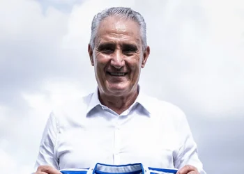 Tite chega com o pé na porta, convence Matheus Pereira a ficar e mais um reforço deve assinar