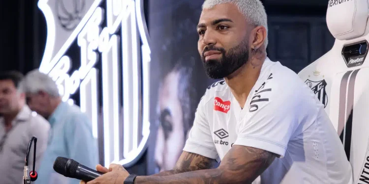 Gabigol chega ao Santos e revela conversa de bastidores com Pedrinho