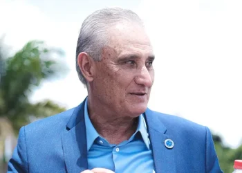 Lateral força saída de rival para defender o Cruzeiro em 2026