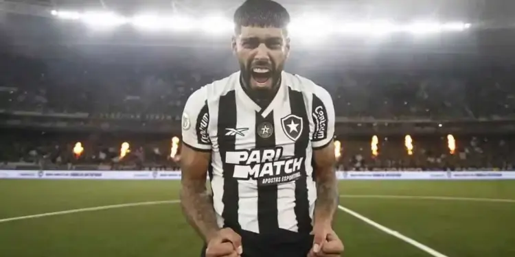 Por R$ 60 milhões, Cruzeiro acerta com Alexander Barboza, do Botafogo