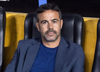 Artur Jorge toma decisão e Cruzeiro prepara saída de volante de R$ 40 milhões