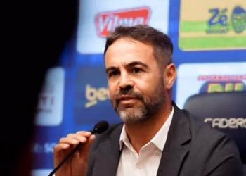 Artur Jorge faz exigência e Cruzeiro busca reforço da Europa no mercado