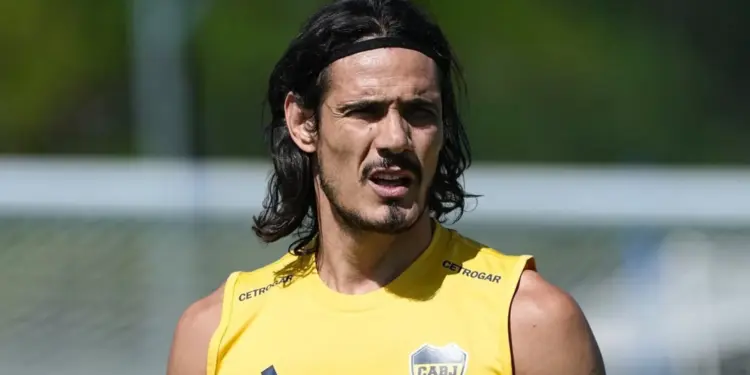 Sem ninguém esperar, Cavani confirma pior notícia possível ao Cruzeiro