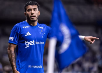 Com aval de Artur Jorge, William encaminha transferência no Cruzeiro