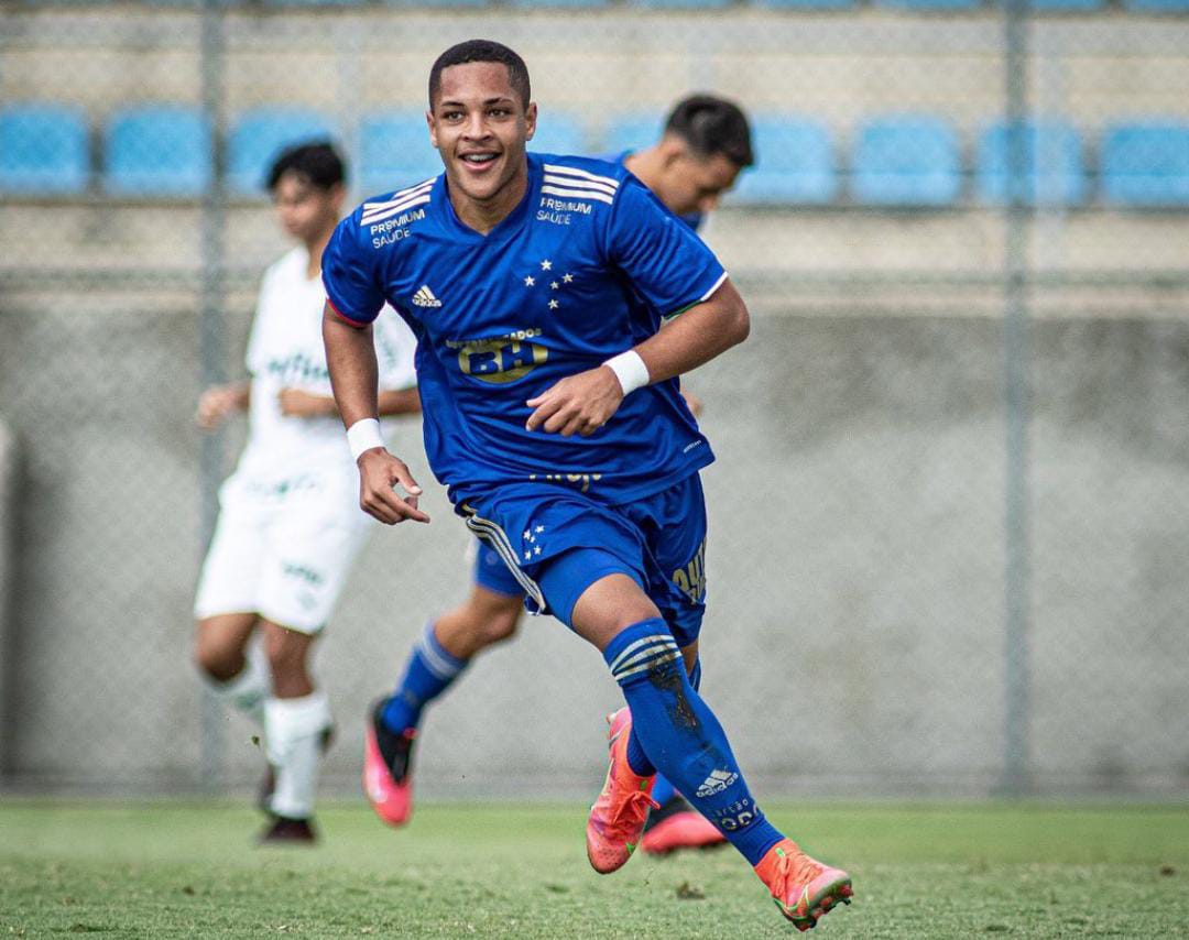 fb790ece47e60a129b65-vitor-roque-2