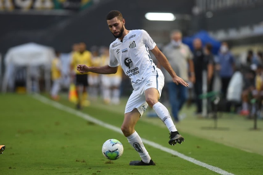 Wagner Leonardo chega a Toca da Raposa para assinar com o Cruzeiro
