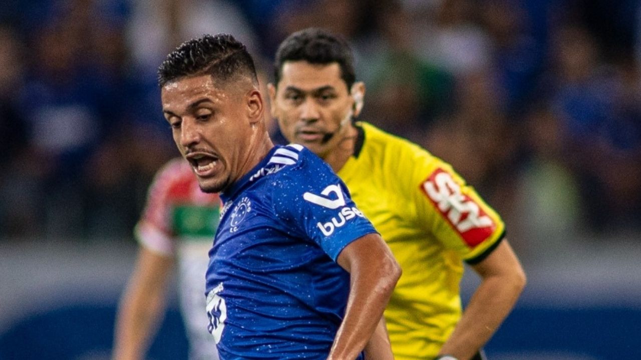 Neto Moura revela boa adaptação ao estilo de jogo do Cruzeiro