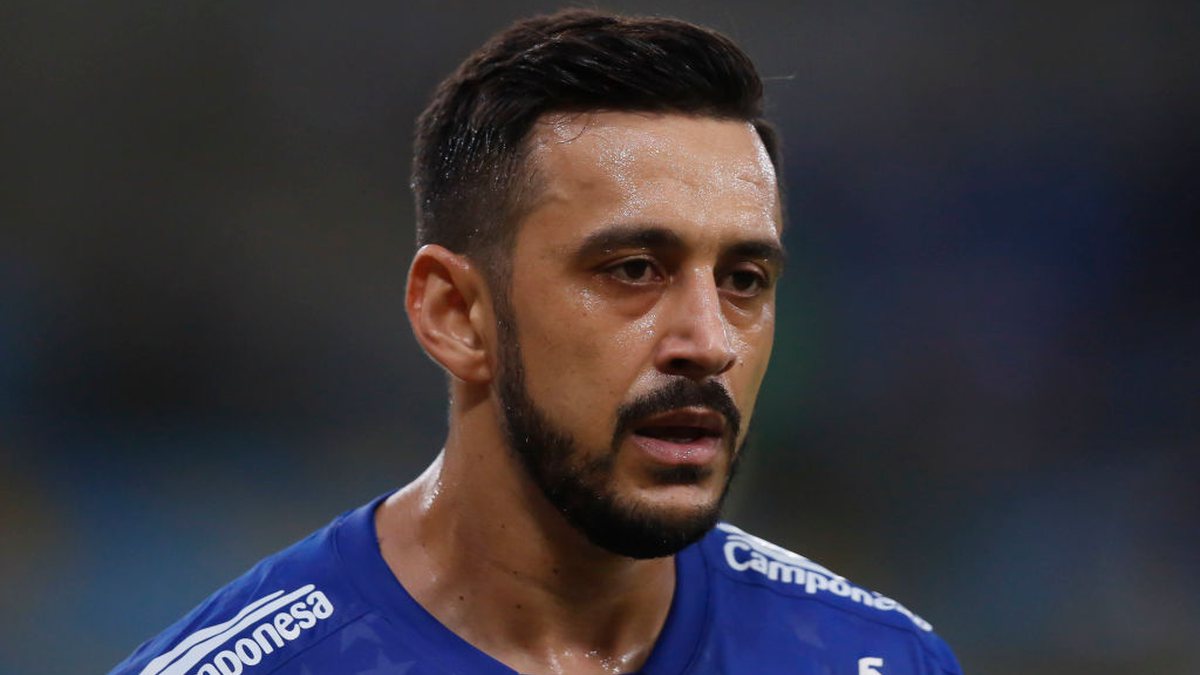 De propósito? Ex-jogador do Cruzeiro abre o jogo sobre pênalti perdido por Thiago Neves