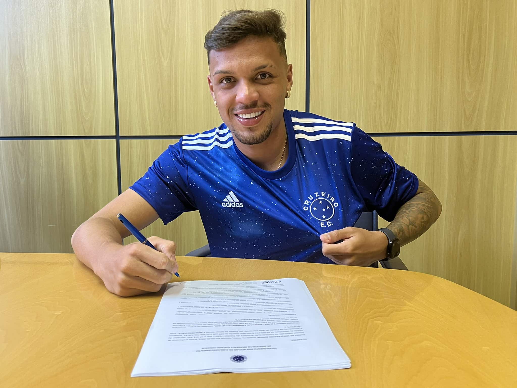Cruzeiro renova com Daniel Jr até 2025