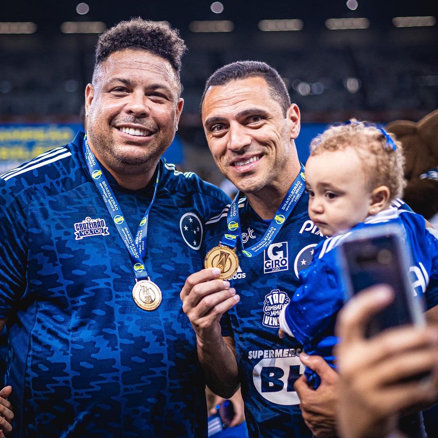 Rômulo vai para as redes e agradece personagem especial no Cruzeiro
