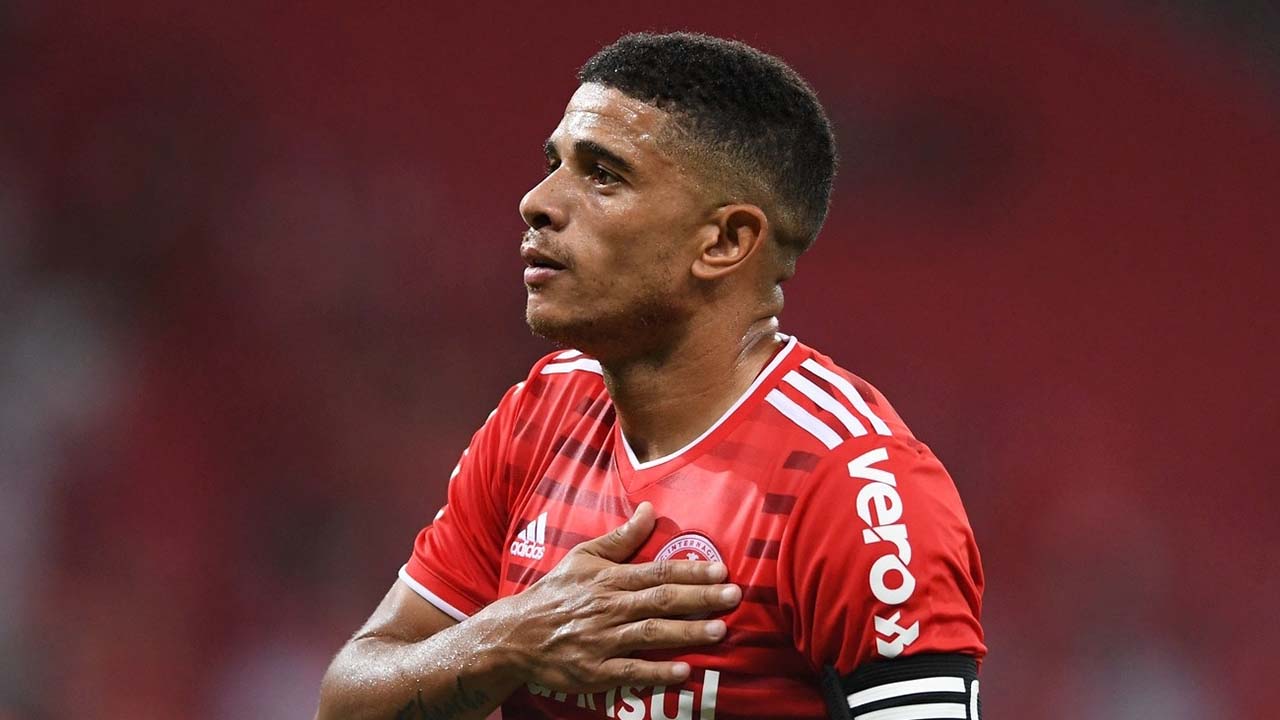 Cruzeiro não perde tempo e inicia conversa com staff de meia-atacante do Internacional