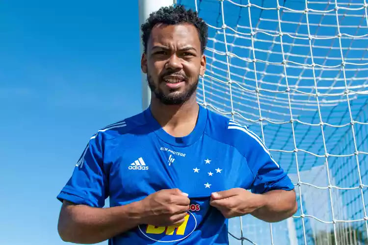 Cruzeiro bate o martelo e define atleta que não está nos planos para a próxima temporada