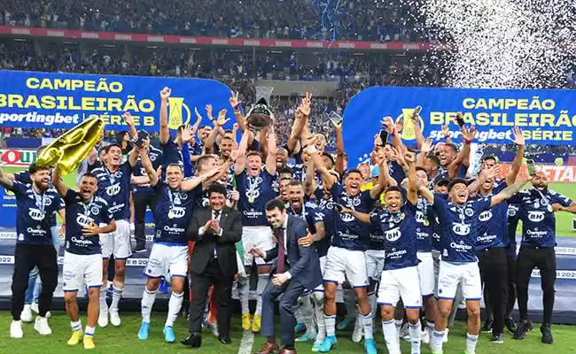 Jogador se declara ao Cruzeiro e anuncia retorno ao Athletico