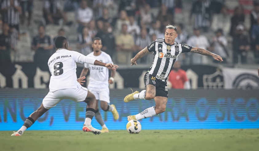 Rival do Cruzeiro, Atlético é xingado por torcida após humilhação no Mineirão