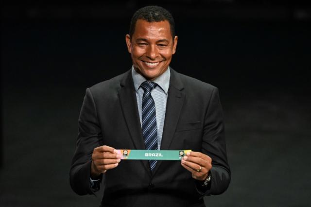 Traiu a diretoria do Cruzeiro e fechou contrato com o maior rival do clube