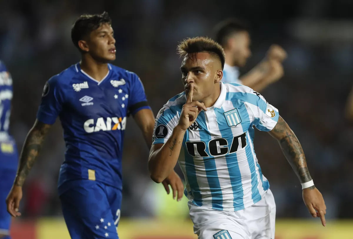 Campeão mundial com a Argentina, Lautaro Martínez jogou mal na Copa mas já destruiu o Cruzeiro