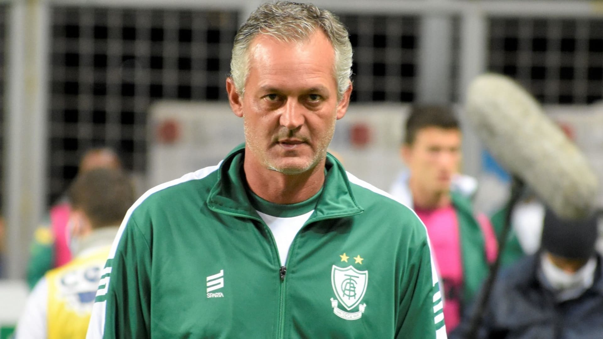 Treinador coloca rival do Cruzeiro no patamar de semifinalista da Copa do Mundo