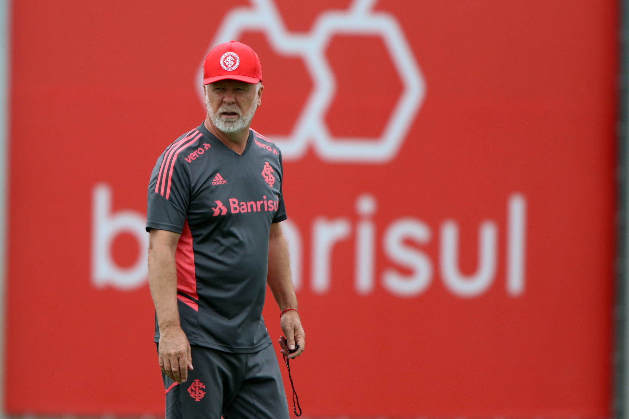 Mano Menezes