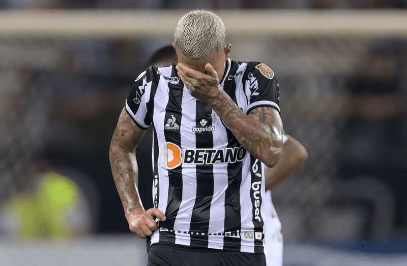 Rival do Cruzeiro, Galo cria vergonha na cara e paga dívida após vexame mundial
