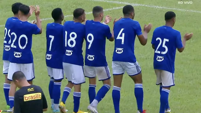 Craques do Cruzeiro inovam em comemoração de gol na Copinha; confira o vídeo
