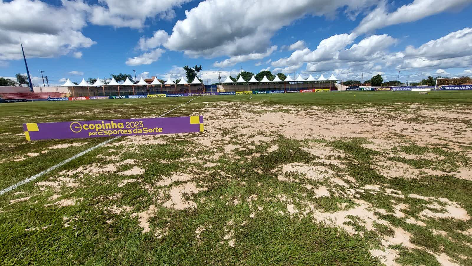 Cruzeiro se revolta e expõe situação precária do gramado na Copinha