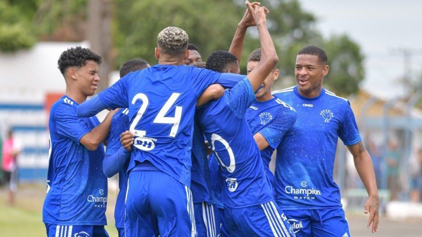Atacante brilha com a camisa do Cruzeiro e concorre a prêmio nacional