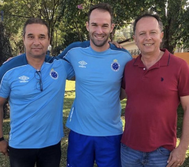 Zagueiro que fez história no Cruzeiro eliminou o Inter e vai enfrentar Luis Suárez no Gauchão 2023