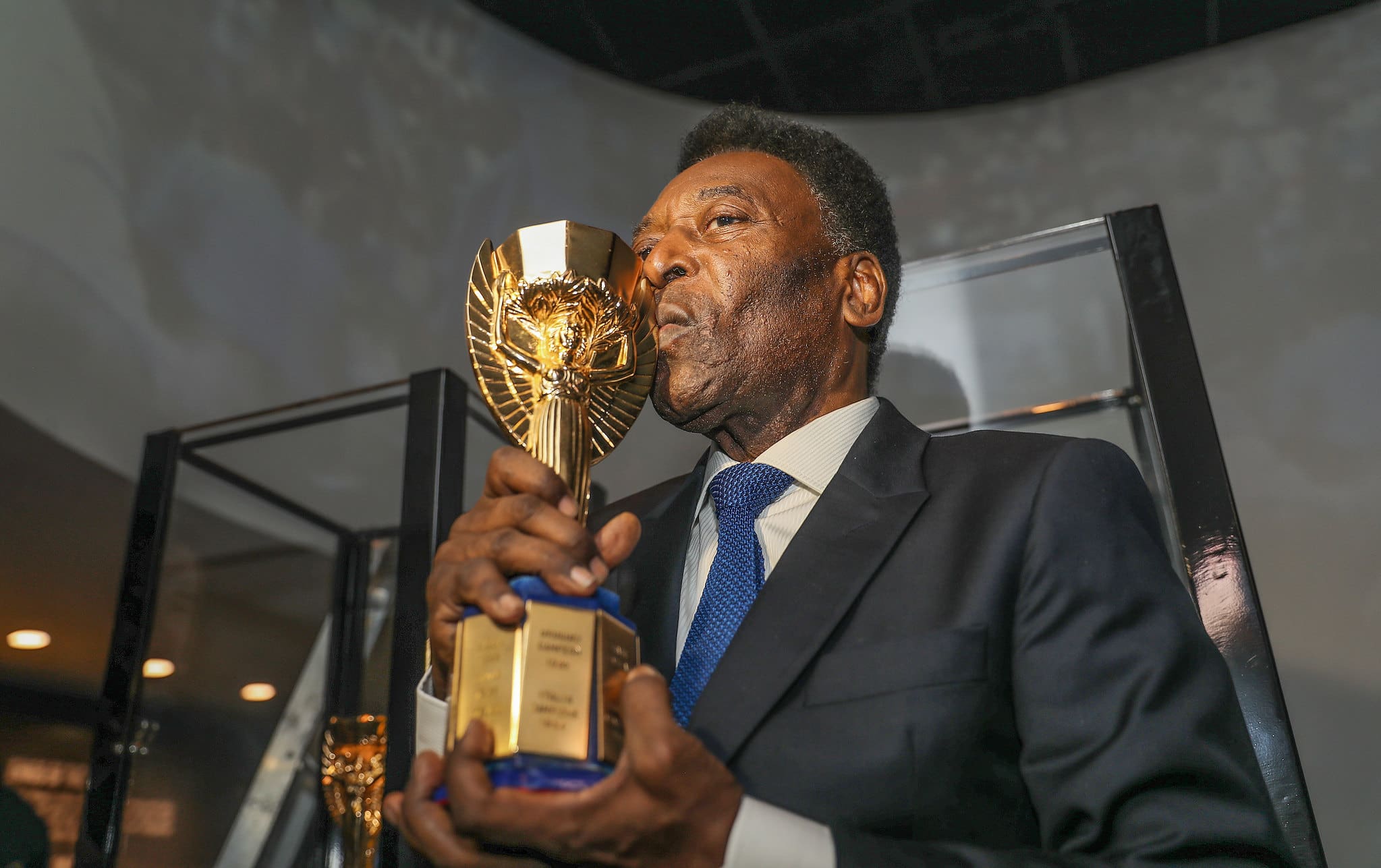 Pelé é humilhado em ranking e fica fora de Top-3 melhores da história