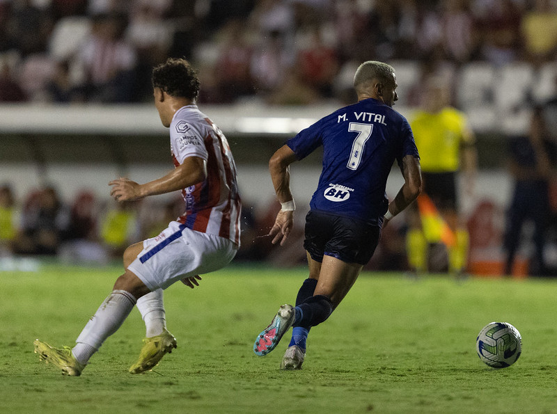 vital-do-cruzeiro-discute-com-jogador-do-nautico