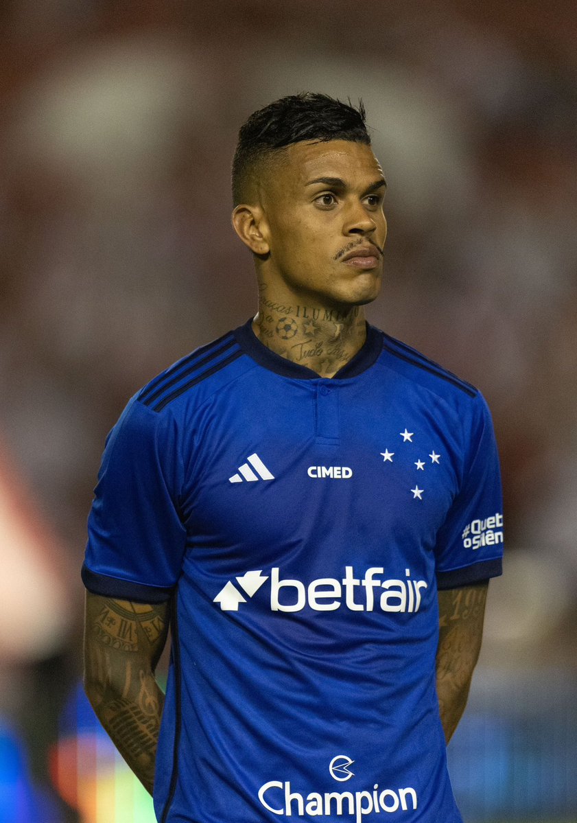 Nova camisa do Cruzeiro está fazendo sucesso por todo o Brasil