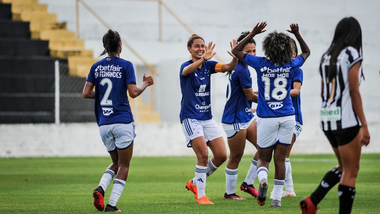 JOGADORAS-CRUZEIRO-GOL