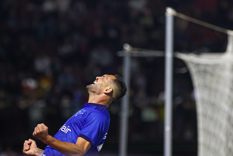 cruzeiro-gilberto-gol-bragantino