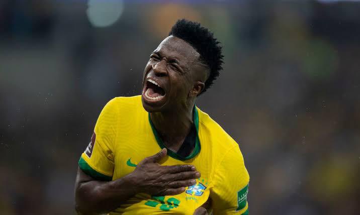 Cruzeiro sai em defesa de Vini Jr e promove campanha contra o racismo